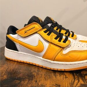 Nike Air Jordan 1 Low FlyEase Taxi Black White Youth Size 
Fits women size 7.5-8